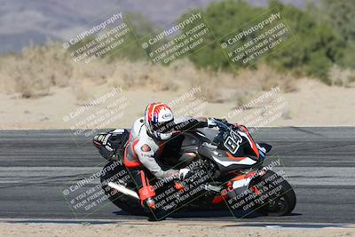 media/Dec-01-2025-Moto Forza (Mon) [[2daa91e15f]]/1-Advanced Group/Session 4 Turn 9/